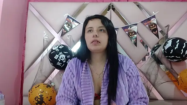 Snapshot of nathaly_low1 chatting on October 18, 2025, 3:19 am nathaly low1 online show from October 18, 2025, 3:19 am