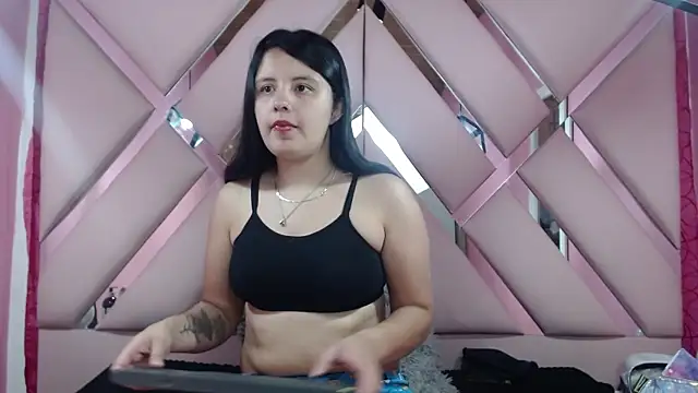nathaly low1 online show from February 13, 2025, 2:45 am