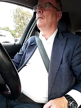 stiffandlubedxh online show from April 7, 2026, 9:27 pm