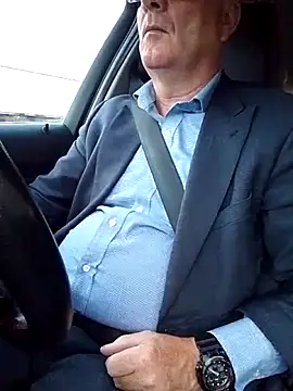 stiffandlubedxh online show from February 23, 2026, 8:20 pm