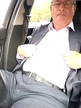 stiffandlubedxh online show from January 7, 2026, 8:58 pm