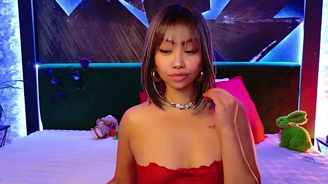 ElyaQuinn online show from April 1, 2026, 1:41 pm