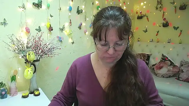 VanessaHotts online show from April 8, 2026, 4:58 am