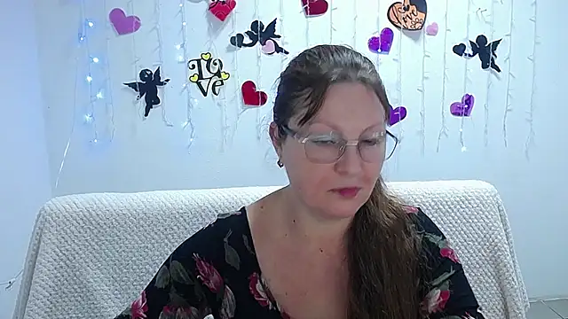 VanessaHotts online show from February 21, 2025, 3:10 pm