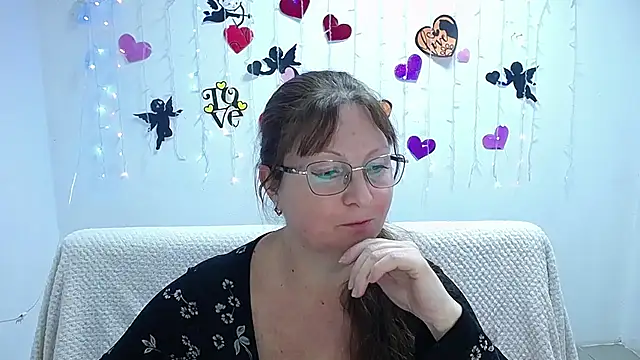 VanessaHotts online show from February 17, 2025, 3:44 pm