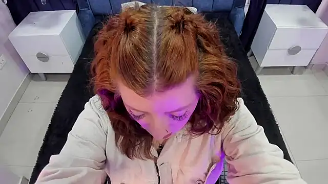 Snapshot of JulietaAlves chatting on October 10, 2025, 11:00 am JulietaAlves online show from October 10, 2025, 11:00 am