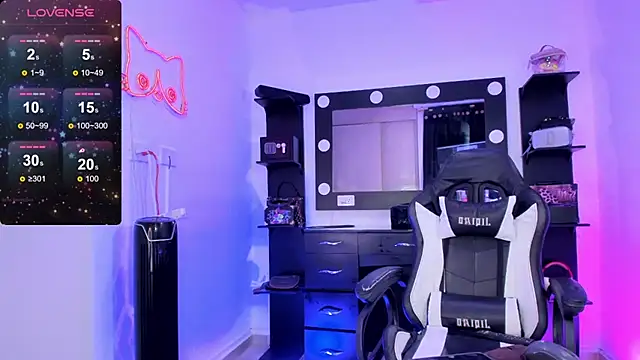 Snapshot of miss_kitty chatting on February 14, 2025, 1:02 am miss kitty online show from February 14, 2025, 1:02 am