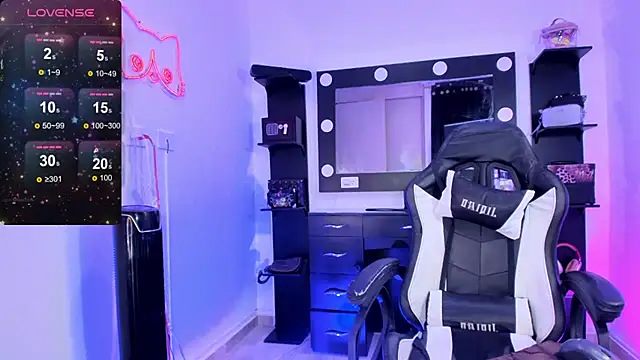 Snapshot of miss_kitty chatting on February 4, 2025, 12:40 am miss kitty online show from February 4, 2025, 12:40 am