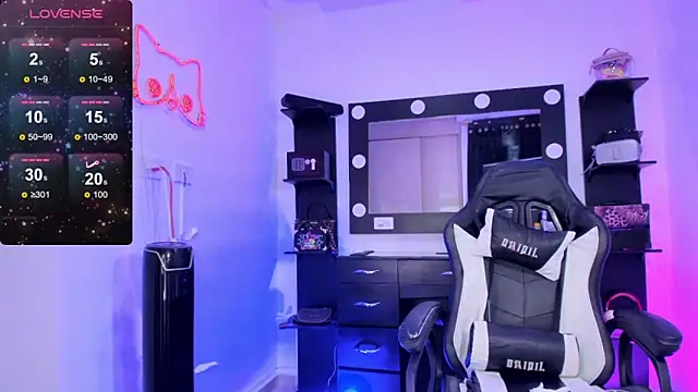 Snapshot of miss_kitty chatting on February 19, 2025, 12:46 am miss kitty online show from February 19, 2025, 12:46 am