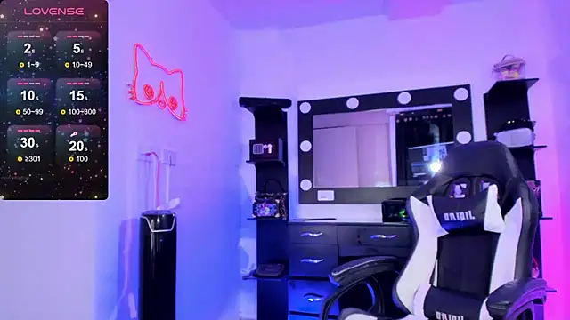 Snapshot of miss_kitty chatting on February 13, 2025, 12:57 am miss kitty online show from February 13, 2025, 12:57 am