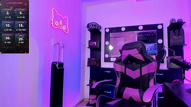 Snapshot of miss_kitty chatting on February 22, 2026, 1:08 am miss kitty online show from February 22, 2026, 1:08 am