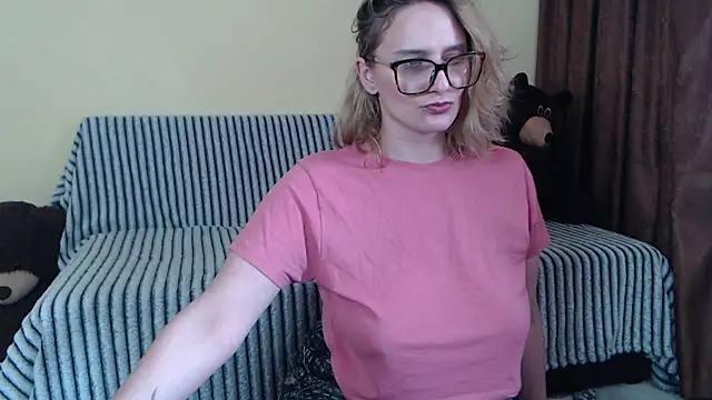 alicesweet21 online show from March 11, 2025, 12:17 pm