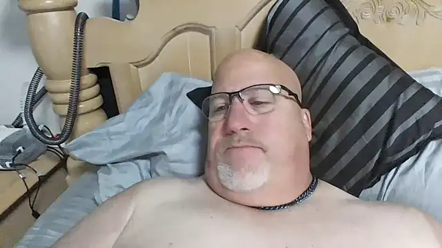 Snapshot of Bigbear0563 chatting on October 15, 2025, 4:26 pm Bigbear0563 online show from October 15, 2025, 4:26 pm