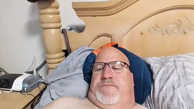 Bigbear0563 online show from April 13, 2026, 4:33 pm