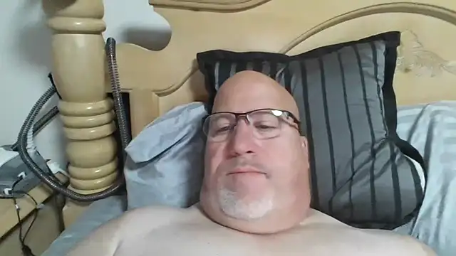 Snapshot of Bigbear0563 chatting on October 13, 2025, 4:08 pm Bigbear0563 online show from October 13, 2025, 4:08 pm