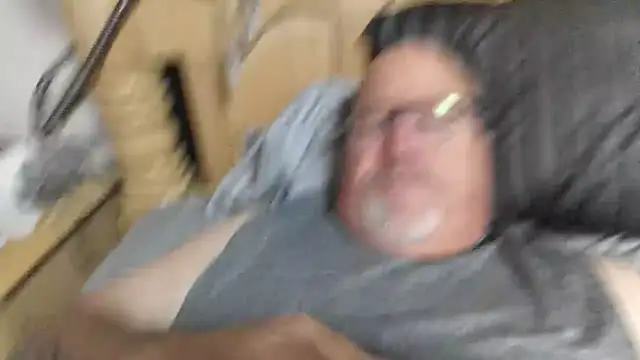 Bigbear0563 online show from October 18, 2025, 5:37 pm