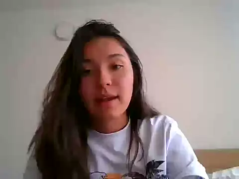 Snapshot of _andygirl chatting on October 5, 2025, 9:05 pm andygirl online show from October 5, 2025, 9:05 pm