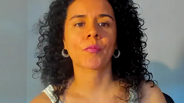 Sami Hotie1 online show from November 7, 2025, 9:19 pm