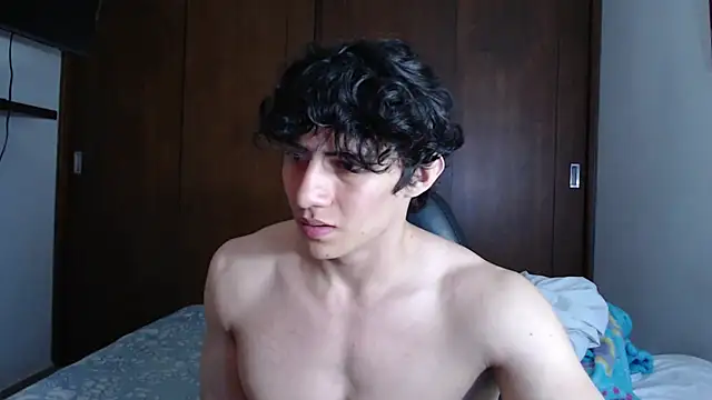 Snapshot of aresholland chatting on February 8, 2025, 2:26 am aresholland online show from February 8, 2025, 2:26 am