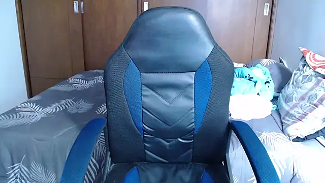 Snapshot of aresholland chatting on December 10, 2024, 4:27 pm aresholland online show from December 10, 2024, 4:27 pm