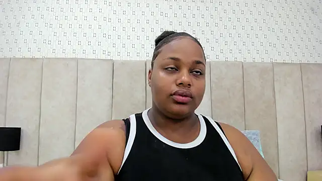 Snapshot of KiaraBrownn chatting on October 27, 2025, 1:23 pm KiaraBrownn online show from October 27, 2025, 1:23 pm