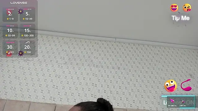 Snapshot of KiaraBrownn chatting on October 31, 2025, 12:35 pm KiaraBrownn online show from October 31, 2025, 12:35 pm