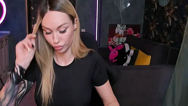 Snapshot of Blckmirrorr chatting on September 18, 2025, 12:08 pm Blckmirrorr online show from September 18, 2025, 12:08 pm