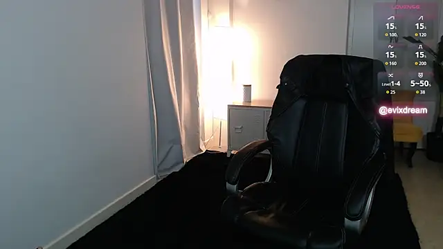 Crystal-dreamt online show from April 11, 2026, 8:51 am