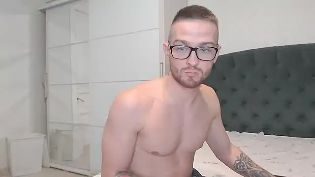 Snapshot of Marselle_Laker chatting on December 22, 2024, 9:33 am Marselle Laker online show from December 22, 2024, 9:33 am