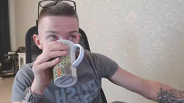 Snapshot of Marselle_Laker chatting on December 24, 2024, 10:22 am Marselle Laker online show from December 24, 2024, 10:22 am