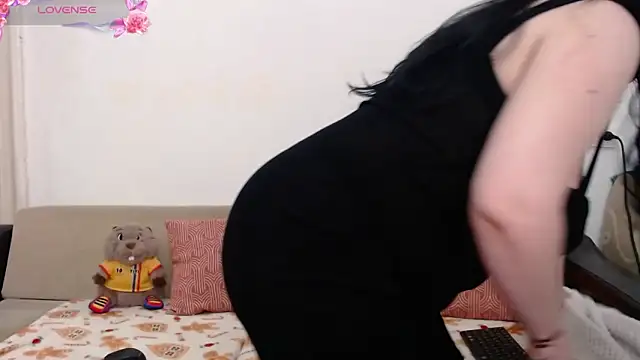 ElenaRose90 online show from April 5, 2026, 8:04 pm