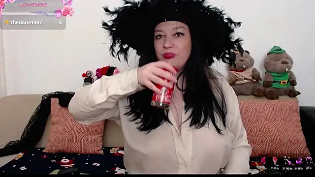 Snapshot of ElenaRose90 chatting on October 31, 2025, 9:11 pm ElenaRose90 online show from October 31, 2025, 9:11 pm