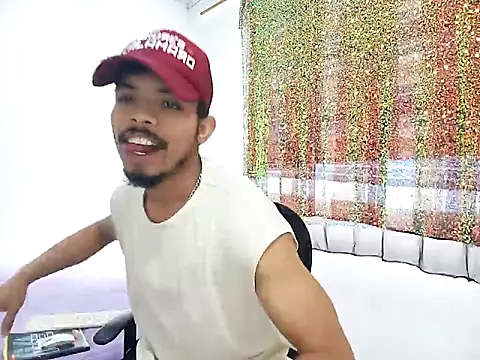 danidiazto2023 online show from February 11, 2025, 5:40 pm