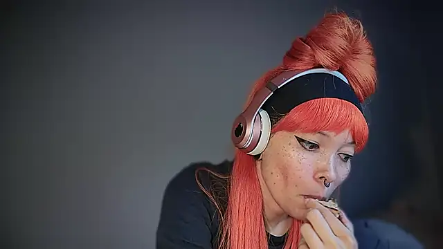 FRRANNKIE online show from October 30, 2025, 6:38 pm