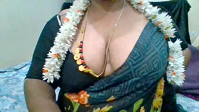 Snapshot of archanatelugu9 chatting on January 27, 2025, 11:00 pm archanatelugu9 online show from January 27, 2025, 11:00 pm