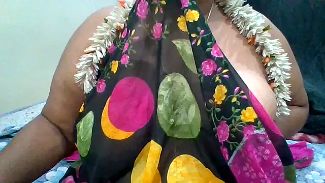 Snapshot of archanatelugu9 chatting on January 22, 2025, 5:17 pm archanatelugu9 online show from January 22, 2025, 5:17 pm
