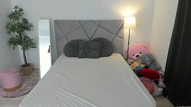 BlueEyesLexy online show from July 4, 2026, 7:59 am