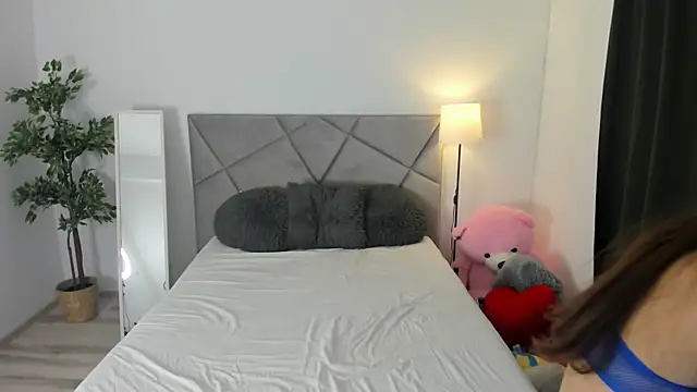 BlueEyesLexy online show from June 14, 2026, 6:03 am