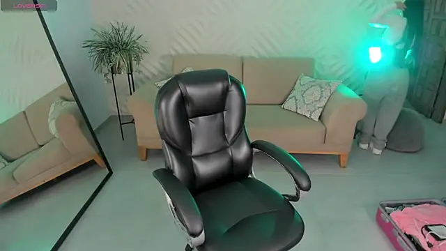 MileyCruz  online show from February 19, 2026, 9:56 pm