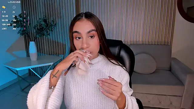 DannaCruz online show from January 14, 2026, 8:01 pm