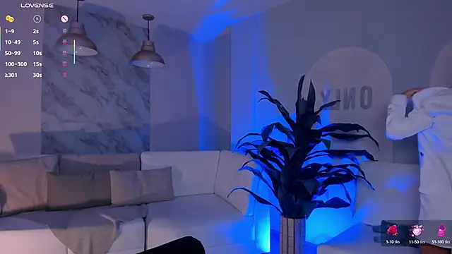 DannaCruz online show from February 18, 2025, 10:47 pm