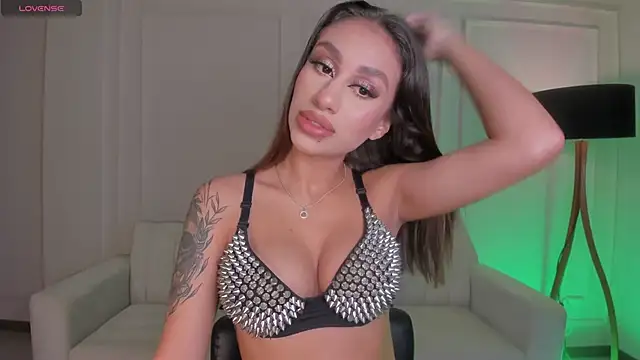 DannaCruz online show from March 3, 2025, 6:46 pm