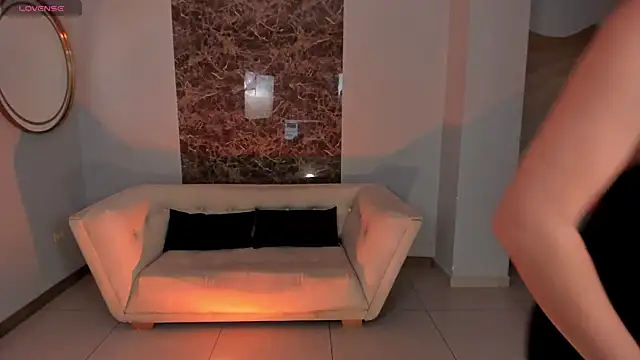 Snapshot of BiancaPierce chatting on October 26, 2025, 11:43 am BiancaPierce online show from October 26, 2025, 11:43 am