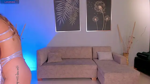 BiancaPierce online show from November 14, 2025, 12:09 pm