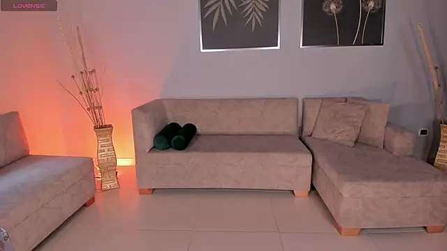 Snapshot of BiancaPierce chatting on September 30, 2025, 12:33 pm BiancaPierce online show from September 30, 2025, 12:33 pm