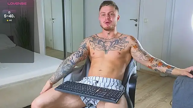 Snapshot of more__than__love chatting on October 16, 2025, 5:38 am more than love online show from October 16, 2025, 5:38 am