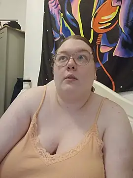 Sexycurvyemilyy online show from July 8, 2026, 9:26 pm