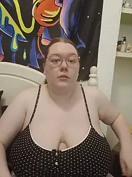 Sexycurvyemilyy online show from June 26, 2026, 10:04 pm