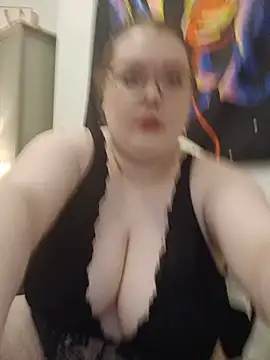 Sexycurvyemilyy online show from June 19, 2026, 9:31 pm