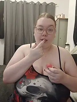 Sexycurvyemilyy online show from June 20, 2026, 9:20 pm